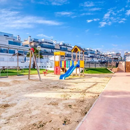 Awesome In With 3 Bedrooms, Wifi And Outdoor Swimming Pool *