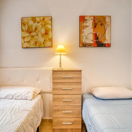 Awesome In With 3 Bedrooms, Wifi And Outdoor Swimming Pool Apartment Santa Pola