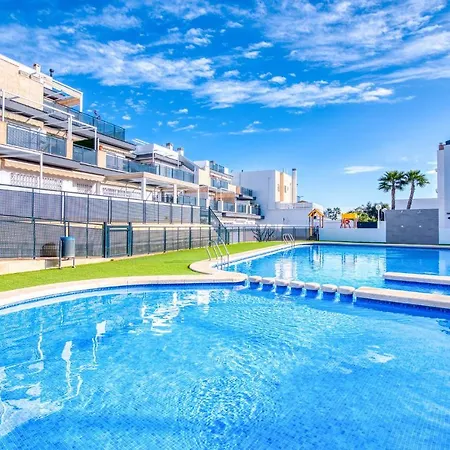 Awesome In With 3 Bedrooms, Wifi And Outdoor Swimming Pool Apartment *