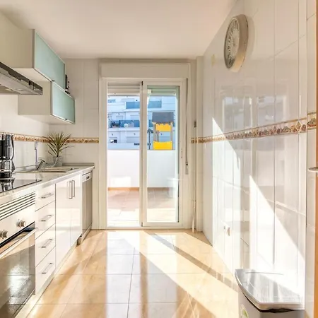 Awesome In With 3 Bedrooms, Wifi And Outdoor Swimming Pool Apartment *