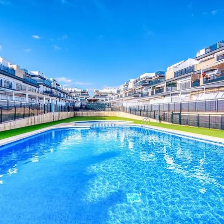 Awesome In With 3 Bedrooms, Wifi And Outdoor Swimming Pool Apartment